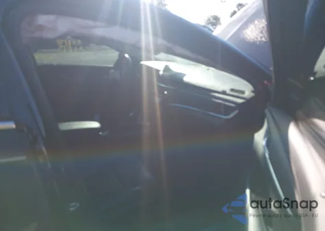 2015 Cadillac Xts V4U Coachbuilder Limousine z USA, uszkodzony, nr VIN 2GEXG6U38F9550036